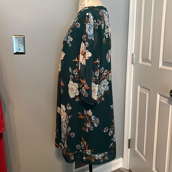 Eva Mendes for New York and Company Floral Dress - Picture 3 of 6